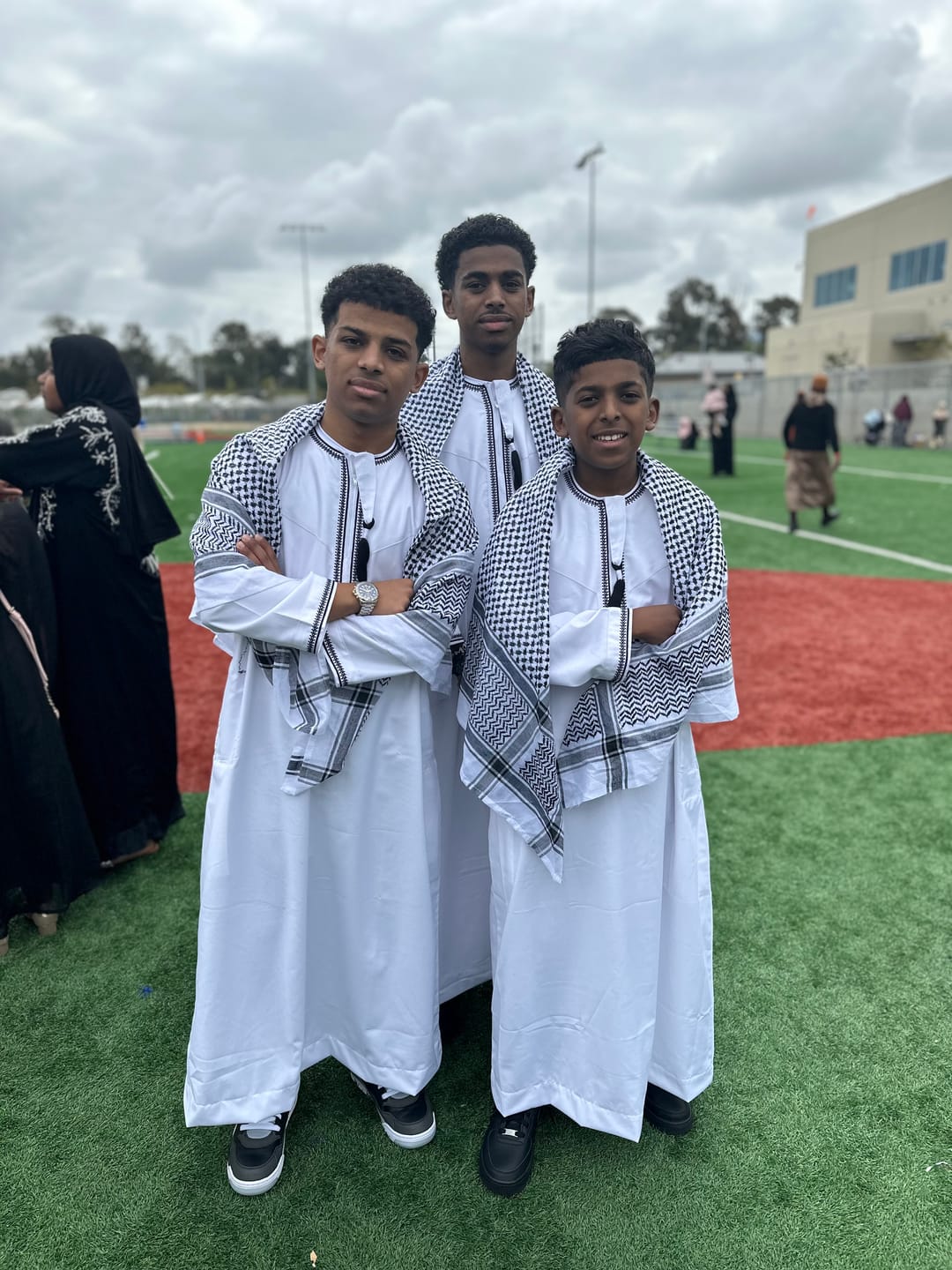 Customer photo review of Luxury White & Black Omani Thobe