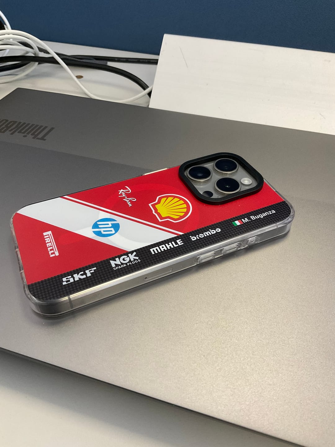 Customer photo review of Ferrari F1 2025 SF-25 Livery - Individuelle Handyhülle für iPhone