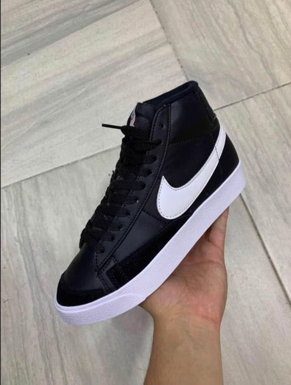 Customer photo review of Tenis Blazer Bota Negro Blanco