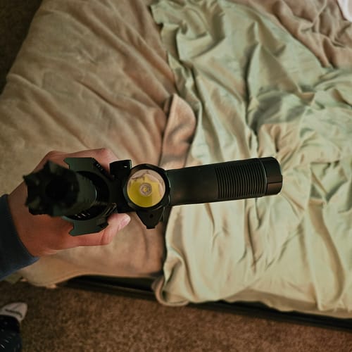 Customer photo review of Vertical Foregrip 3 in 1 Flashlight (2000 Lumen)