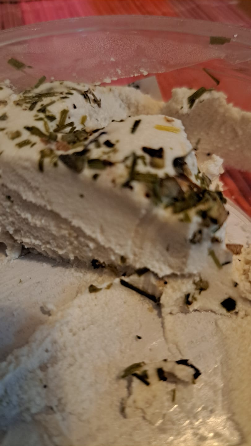 Customer photo review of Cremoso di anacardi all'Erba Cipollina e Maggiorana Bio 180g