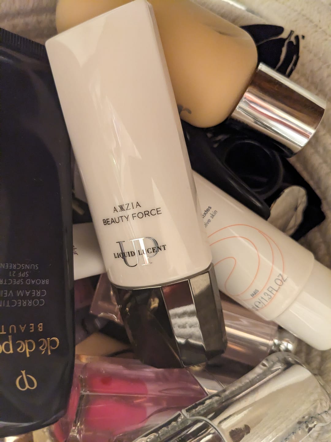 Customer photo review of AXXZIA Beauty Force Liquid Lucent UP