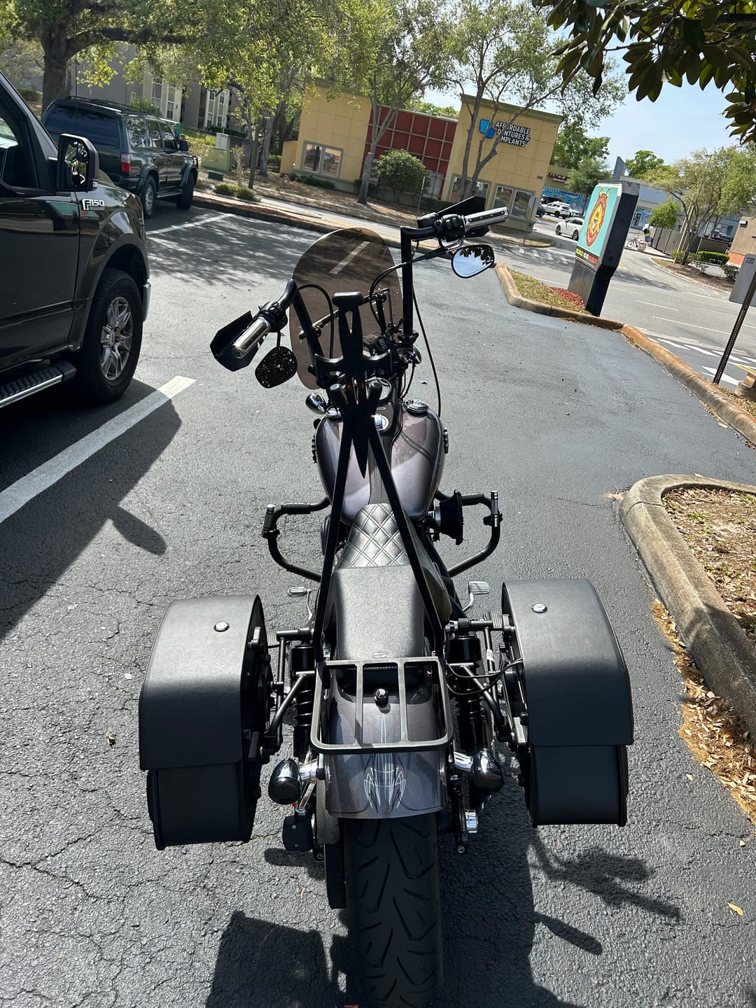 Customer photo review of 28L - Pantheon Medium Quick Mount Motorcycle Saddlebags For Harley Davidson Dyna Street Bob FXDB/I