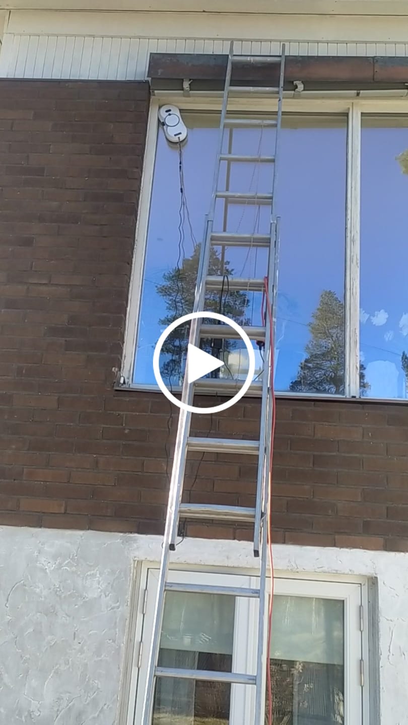 Customer video review of Fönsterputsrobot HCR-10 med sprayfunktion