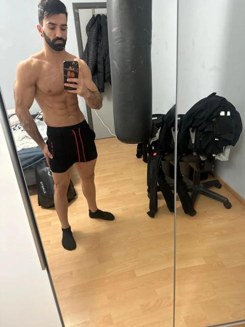 Customer photo review of Gymwear 6in Shorts