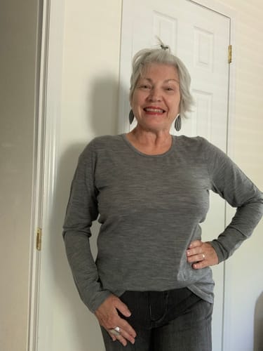 Customer photo review of Remi Long Sleeve T-Shirt - Graphite Heather