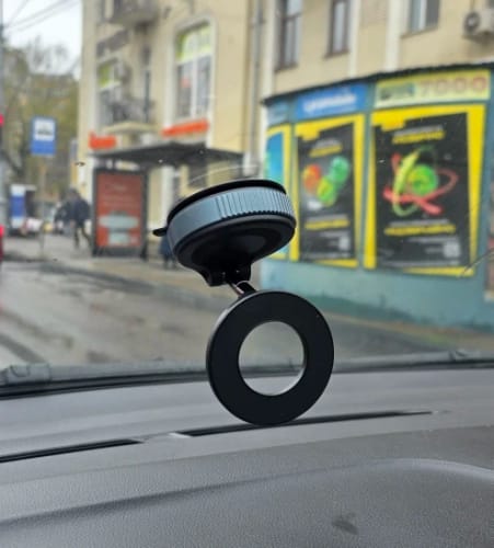 Customer photo review of 360° Magnetic Car Phone Holder