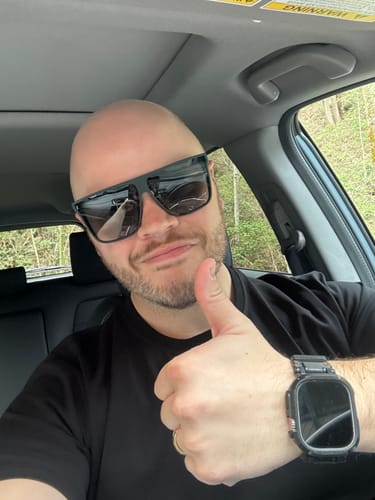 Customer photo review of 021 ESSENTIAL DROP-CUT T-SHIRT - BLACK