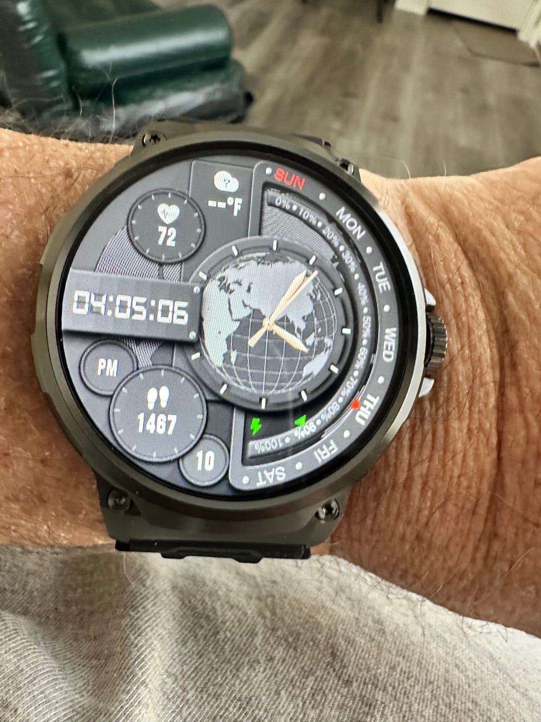 Customer photo review of ZE™ Pulse Smartwatch | Expansive Display, Real Time Health and BP Monitoring