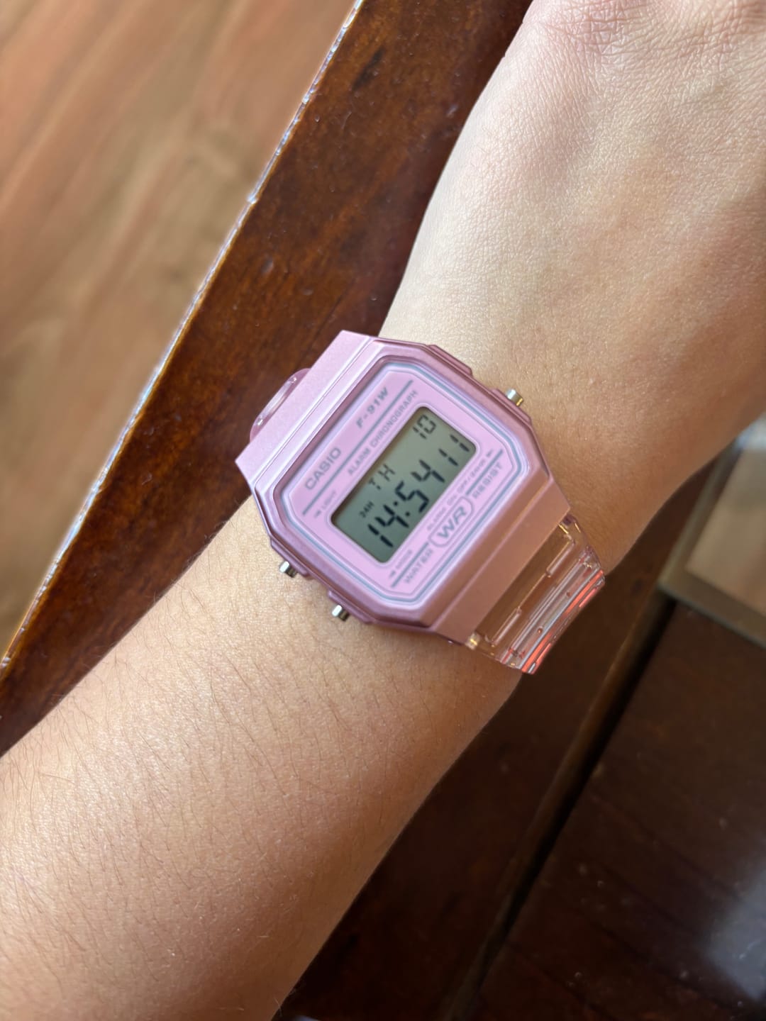 Customer photo review of Reloj Casio Vintage F-91WS-4D Rosado Transparente