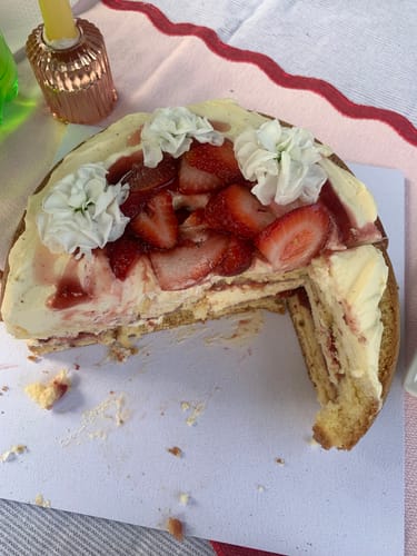 Customer photo review of lemon meringue cake