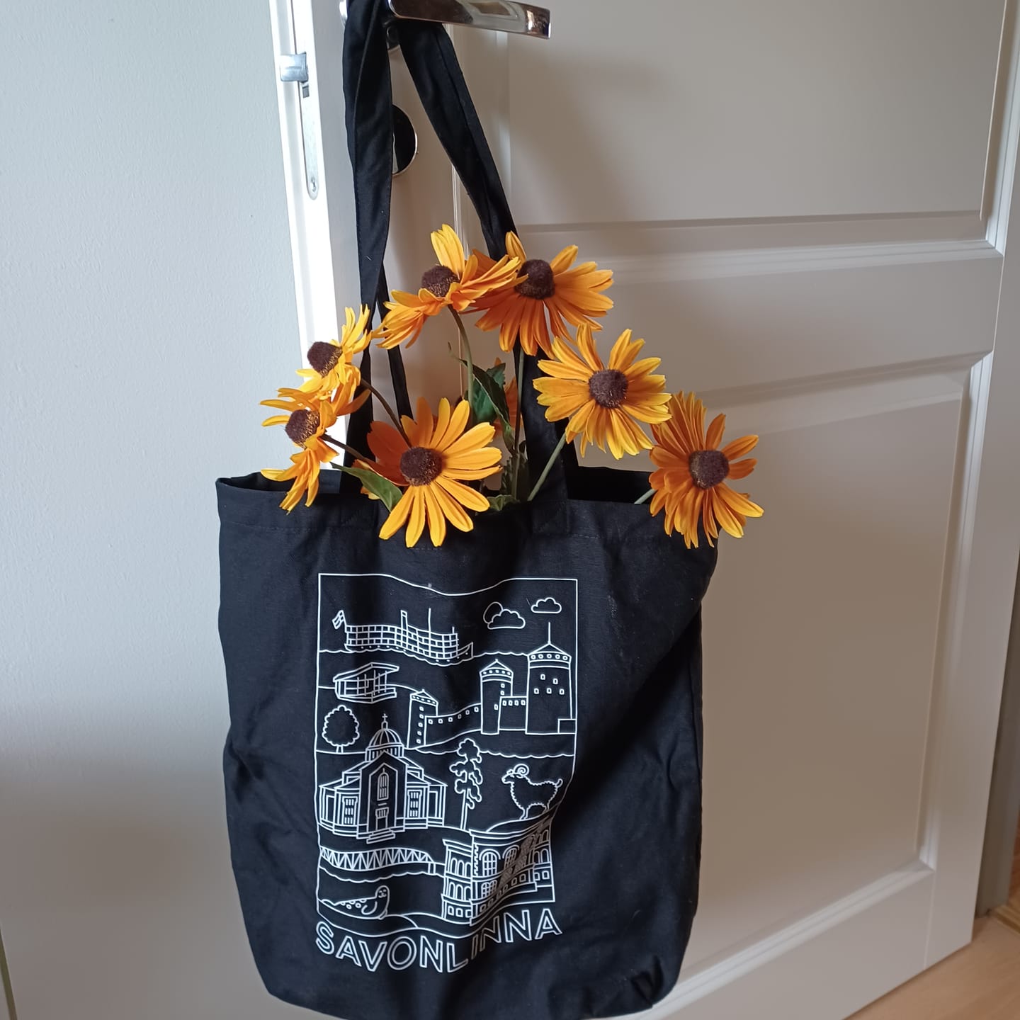 Customer photo review of Savonlinna -nähtävyydet kangaskassi