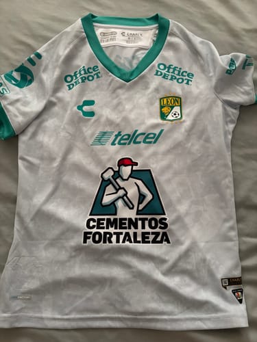 Customer photo review of 2024/25 Mystery Football Shirt Box