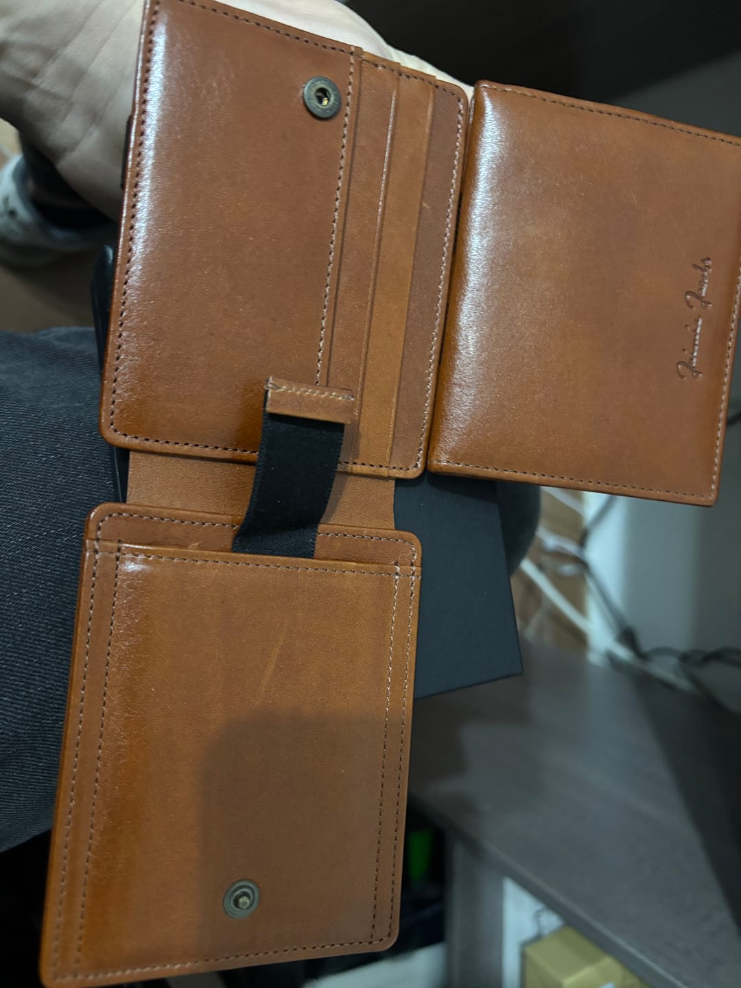 Customer photo review of Flap Boy XL - Magic Wallet with Coin Pocket