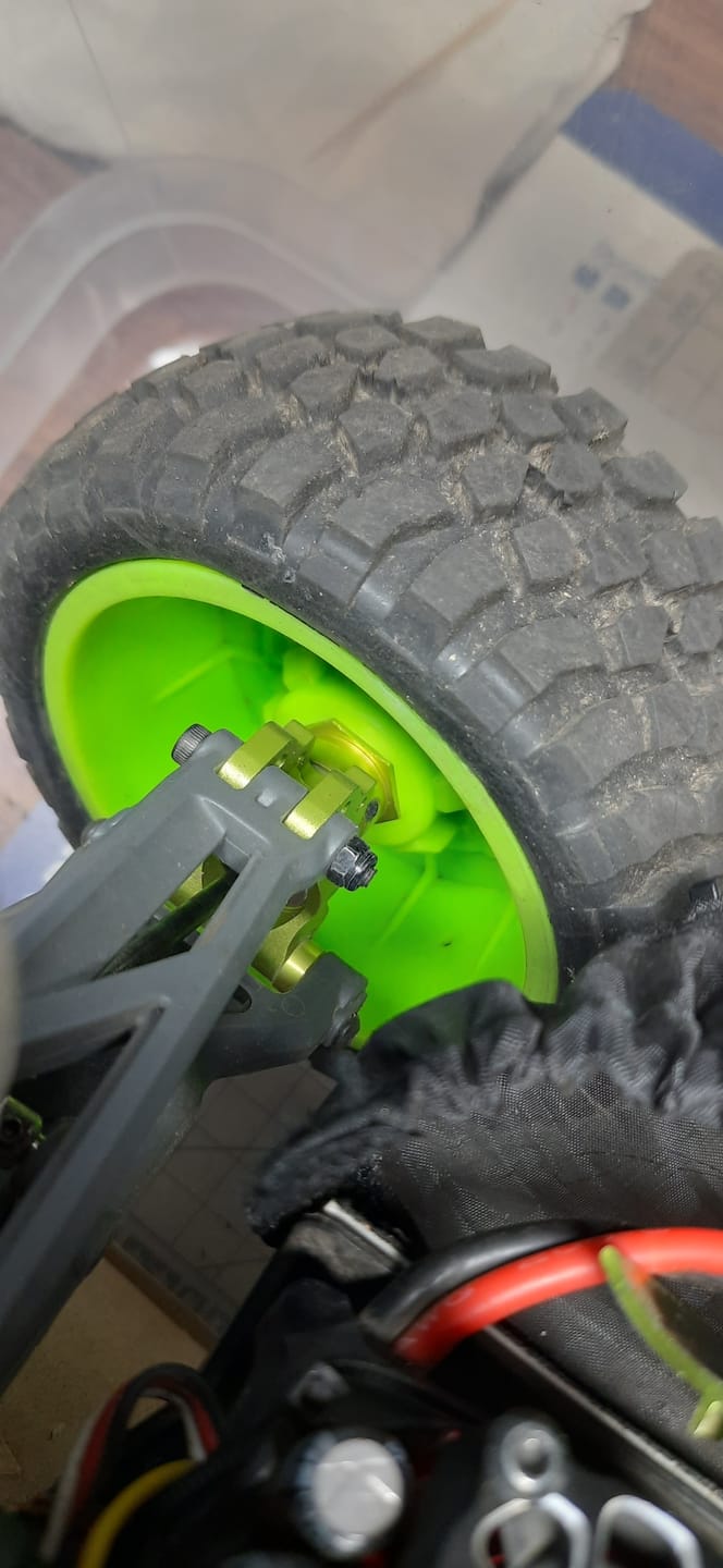 Customer photo review of Aluminum Rear Steering Hub For RZ001 and XTS-F10