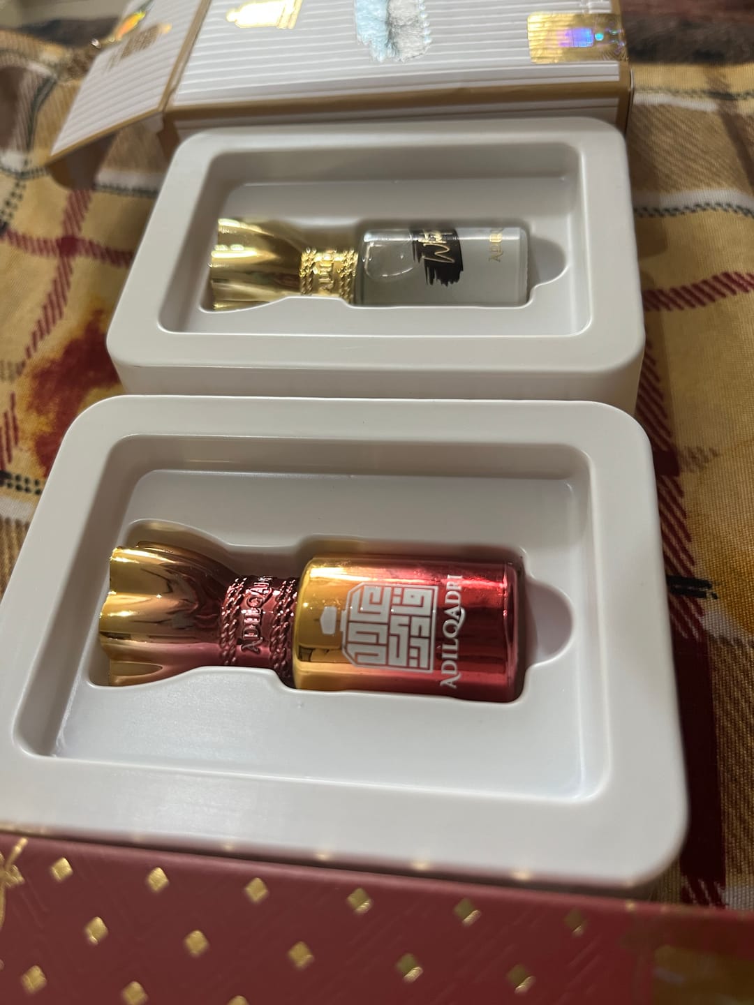 Customer photo review of 2 Pcs Attar Set Shanaya And White Oudh 5.5 Ml Each