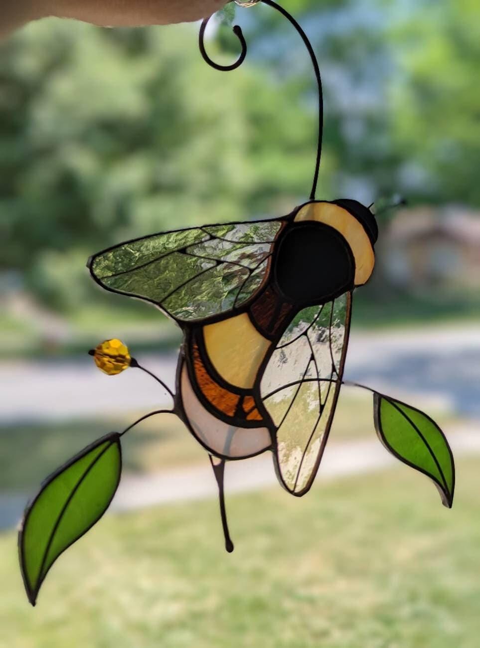 Customer photo review of Bumble Bee with Green Leaves