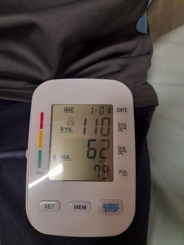 Customer photo review of Volautomatische bovenarm-bloeddrukmeter met digitaal display / Met comfortabele manchet en geheugenfunctie / Bloeddruk- en hartslagmeting