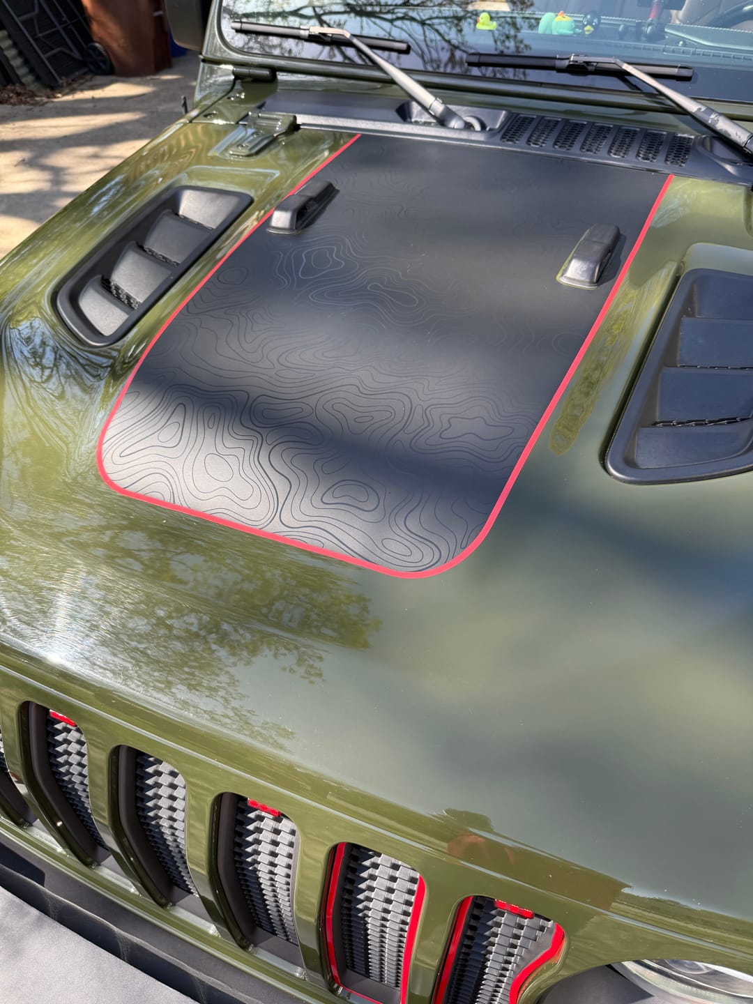 Customer photo review of Hood Graphic for RUBICON | Black Topo - fits Wrangler JL & Gladiator JT