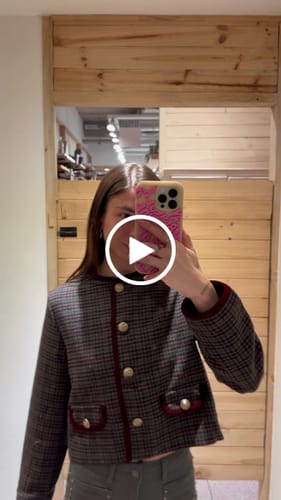 Customer video review of Chaqueta Royal Escoses