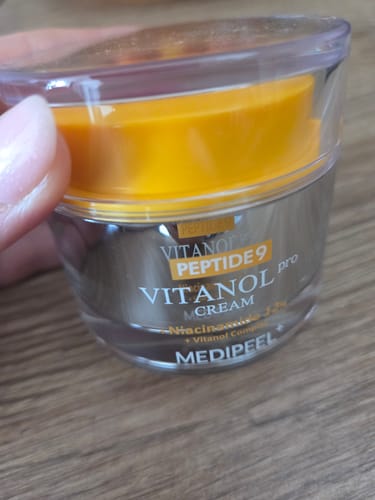 Ineta K. review of Liftinga krēms ar peptīdiem un 12% niacinamīdu vienmērīgam ādas tonim MEDI-PEEL Peptide 9 Vitanol PRO Cream image 1 out of 2