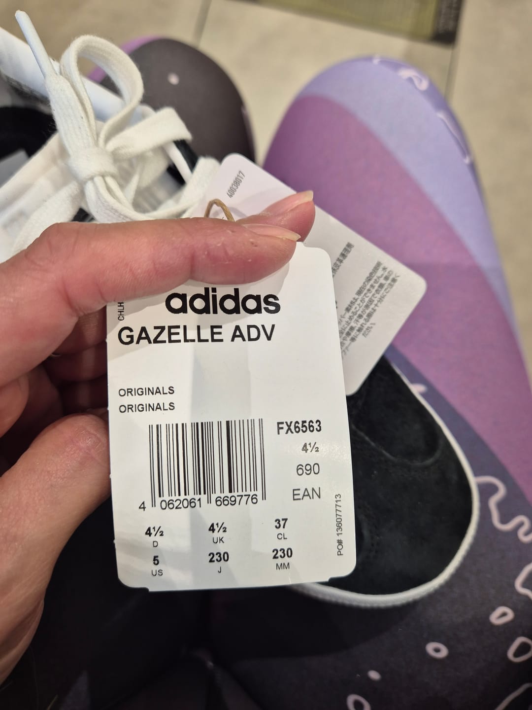 Customer photo review of Zapatilla Adidas Gazelle Adv Unisex Negro/Blanco