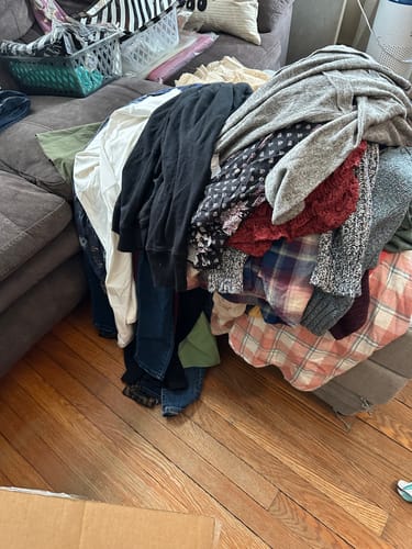 Customer photo review of American Eagle Outfitters Women's Secondhand Wholesale Clothing