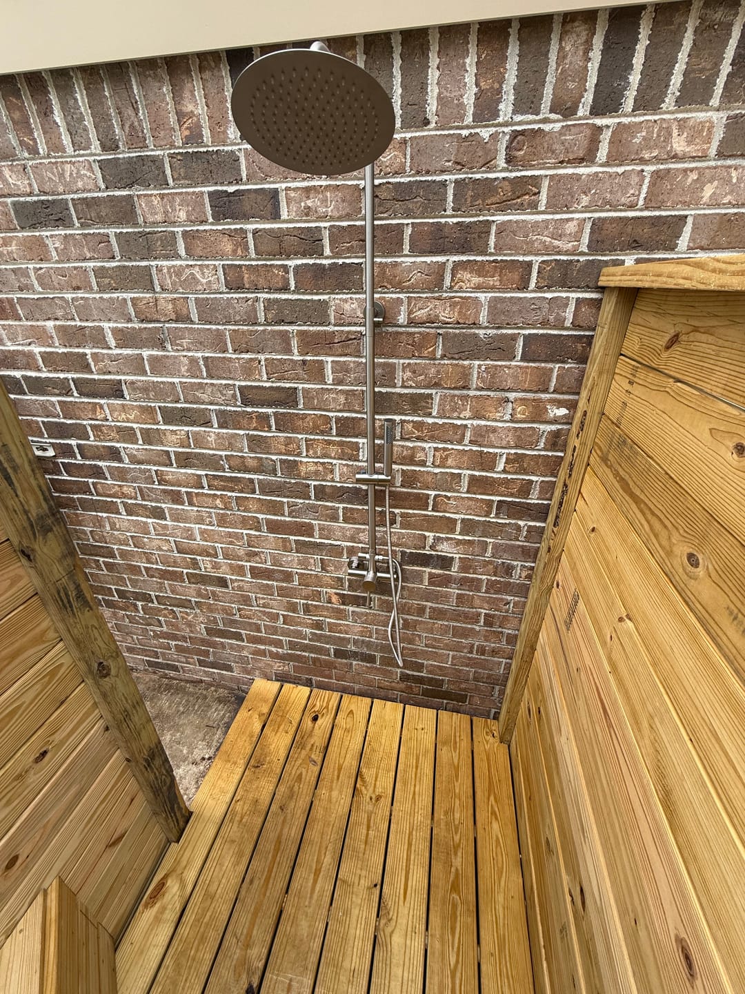 Customer photo review of Outdoor Shower System 2-Function Polish Chrome Shower Faucet Set Wall Mount JK0146