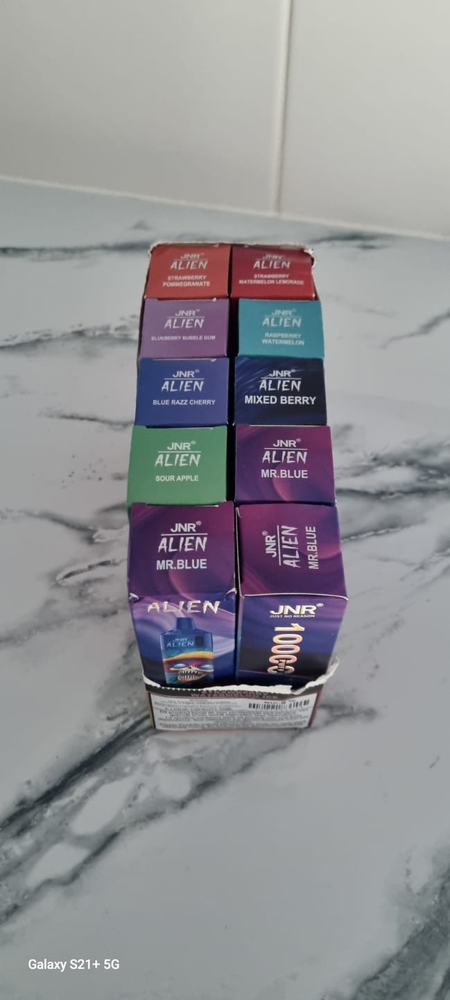 Customer photo review of JNR Alien 10000 Puffs Disposable Vape