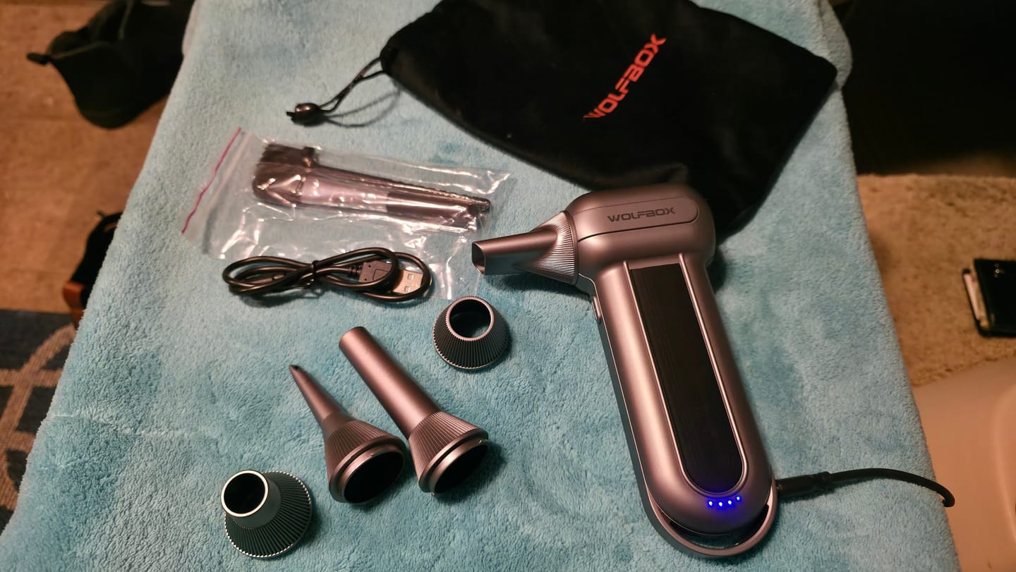 Customer photo review of WOLFBOX MF100 Compressed Air Duster - Super Power Electric Air Duster