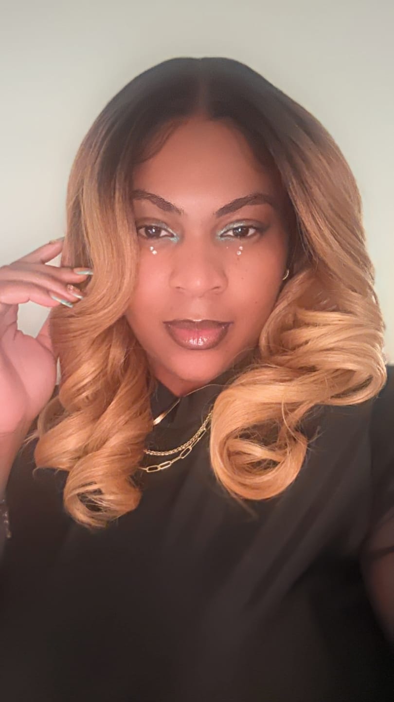 Customer photo review of Sensationnel 360 Butta Lace Glueless Pre-Plucked HD Lace All Around Wig - BUTTA 360 UNIT 2