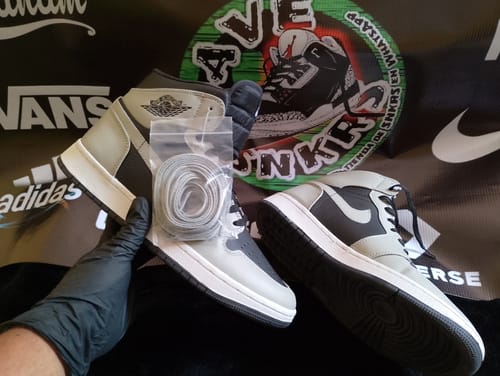 Customer photo review of Tenis Retro 1 Gris Negro