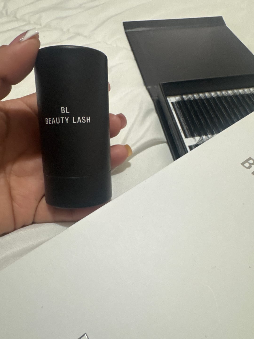 Customer photo review of Glue Black