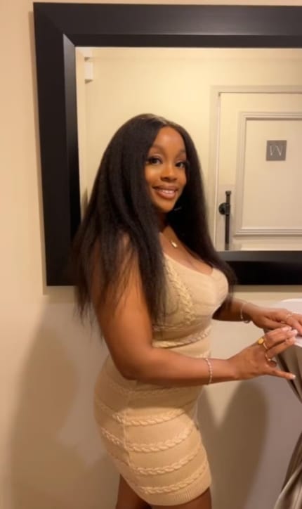 Customer photo review of MORE FACE Pre-bleached Kinky Straight Wear Go Glueless Wig 7x5 Pre-cut HD Lace Pre-plucked
