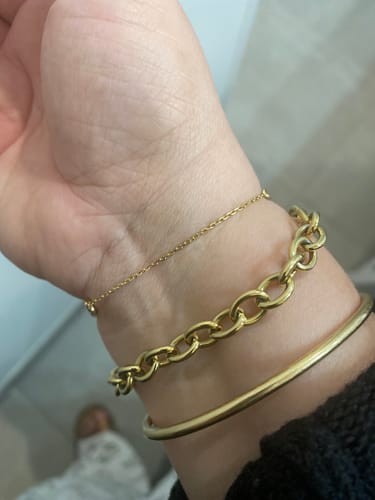 Customer photo review of Engravable Classic Chunky Disc Bracelet