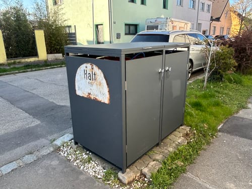 Customer photo review of Moderne Mülltonnenbox MB3 | Anthrazit (RAL7016) | stabil & pulverbeschichtet | 2er-Box