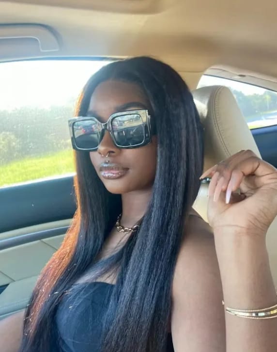 Customer photo review of MORE FACE Pre-bleached Kinky Straight Wear Go Glueless Wig 7x5 Pre-cut HD Lace Pre-plucked