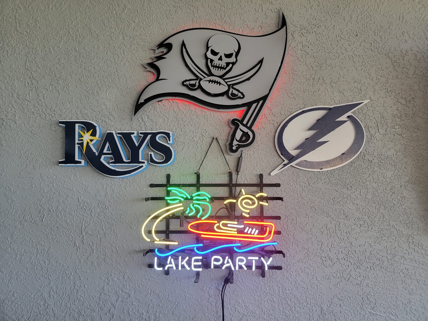 Customer photo review of MONOCHROME - Tampa Bay Buccaneers "Buc's Jolly Roger Flag" 3D Vintage Metal Wall Art