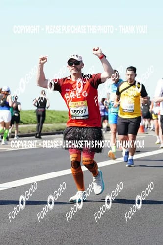 undefined review of Pair of Calf Compression Support Sleeves For Shin Splint Pain Relief image 1 out of 2