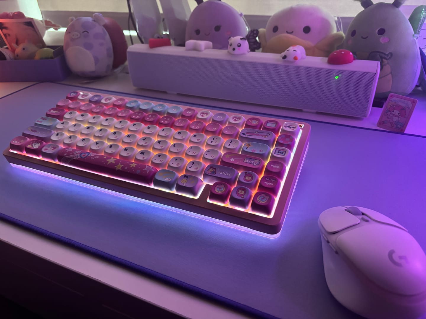 Customer photo review of KiiBOOM x Elyxirine Digital Dreams: Pastel Y2K Keycap Set