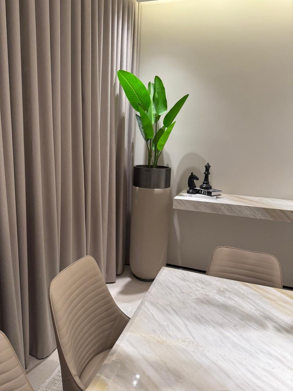 Customer photo review of Skyline Stainless Steel and PU Leather Planter Box 120cm TG-P05