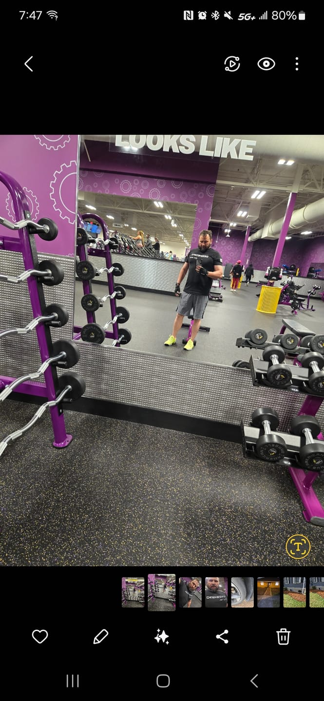 Customer photo review of Men’s Gym Tee “Compellence” - White
