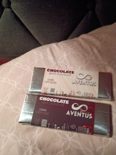 Customer photo review of AVENTUS CHOCOLATE EXOTIC BLEND 1200MG - WHITE CHOCOLATE