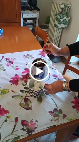 Customer video review of Attiki Greek Honey – the classic since 1928 for yogurt, desserts & breakfast | 1 kg Tin