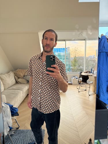 Customer photo review of Chemise d'été à manches courtes rétro pour homme boutonnée avec motifs géométriques circulaires vintage idéale pour la plage