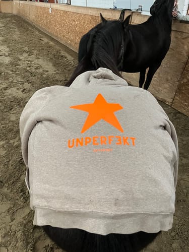 Customer photo review of Premium Oversize NEON Edition gefütterte unisex Kuschel-Zip-Jacke »unperfekt« hochwertig bedruckt und bestickt