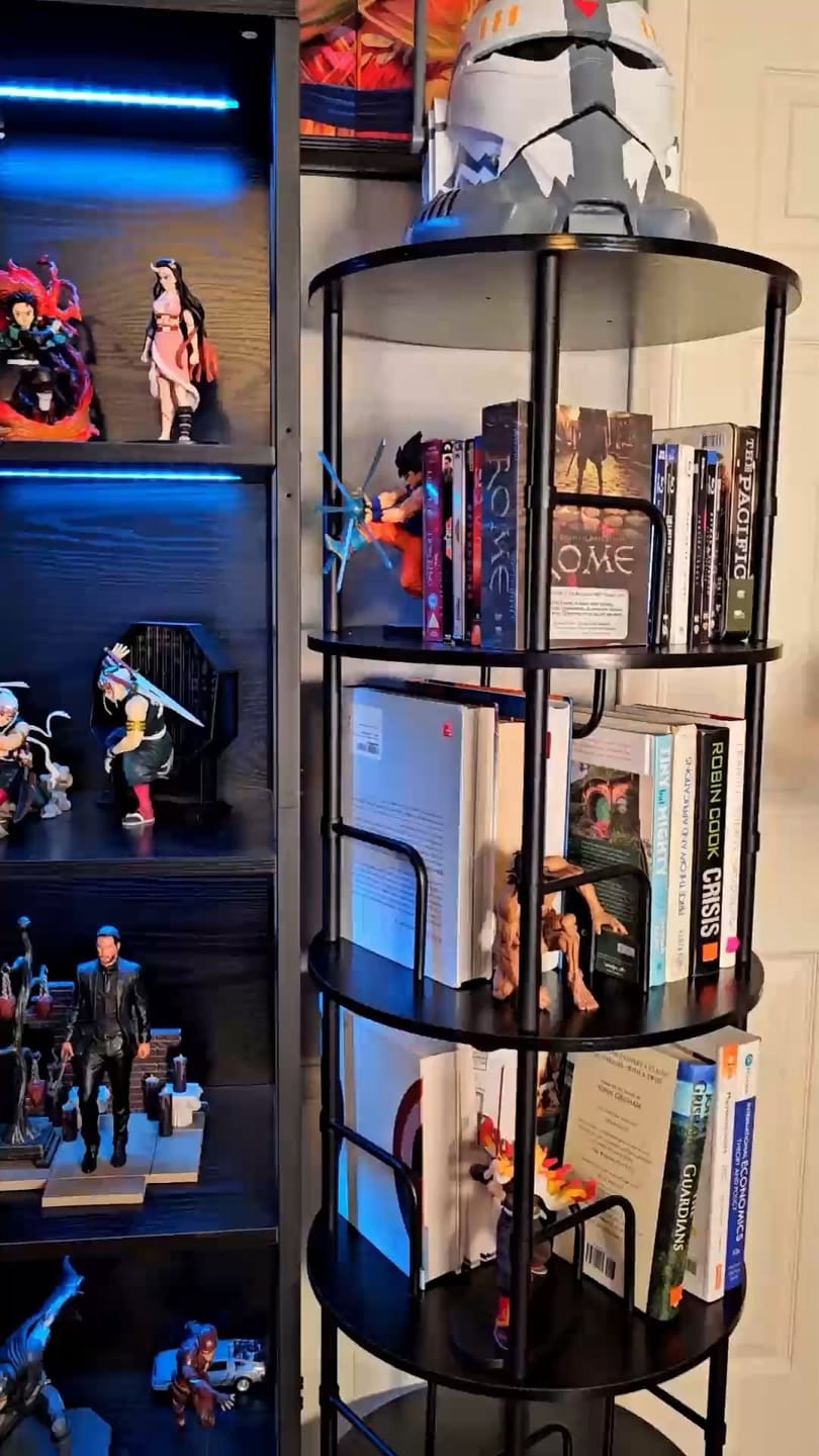 Customer photo review of Flycity 3-5 Tier Rotating Bookshelf with 360° Display & Partition Storage