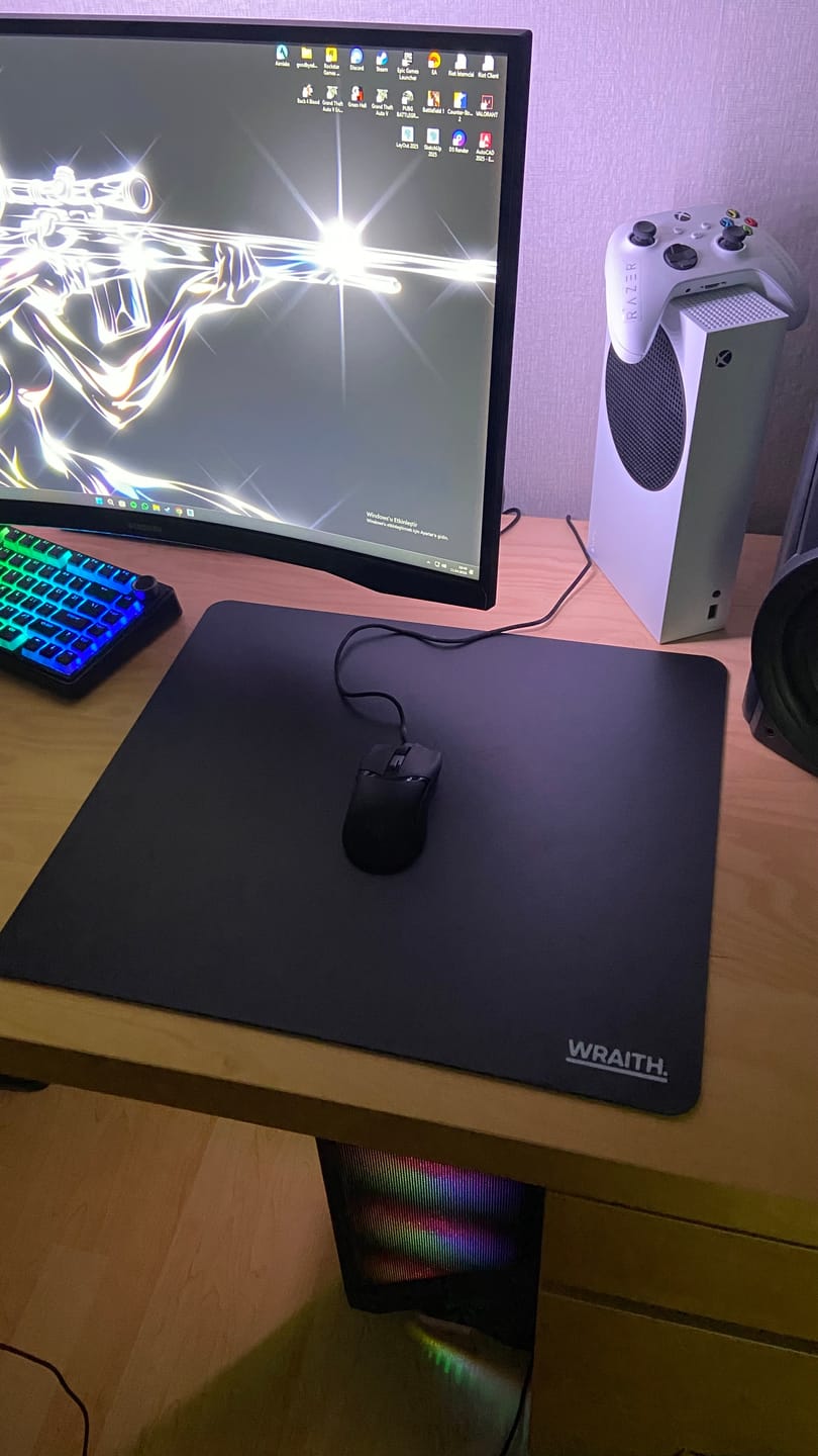 Customer photo review of Wraith Blade Y Hard Mousepad