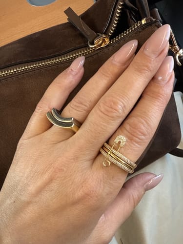 Customer photo review of „LOVE, SMILE, Happiness “ RING MIT SICHERHEITSNADEL