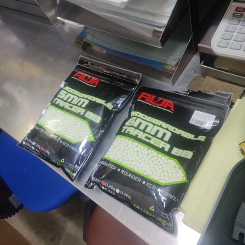 Customer photo review of RWA 6mm Airsoft Tracer BBs (PLA BIO Tracer, 0.28g, 3000 rounds/bag)